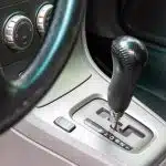 Ce que les lettres PRND signifient dans une boîte automatique