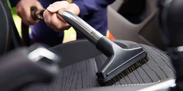Secrets d'experts pour un nettoyage impeccable de votre siège voiture